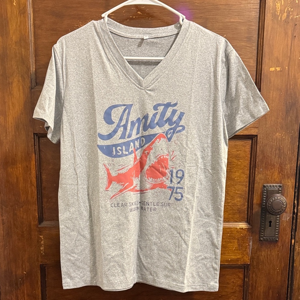 Ami Graphic V-Neck Tee - Gray with Red & Blue Shark Design